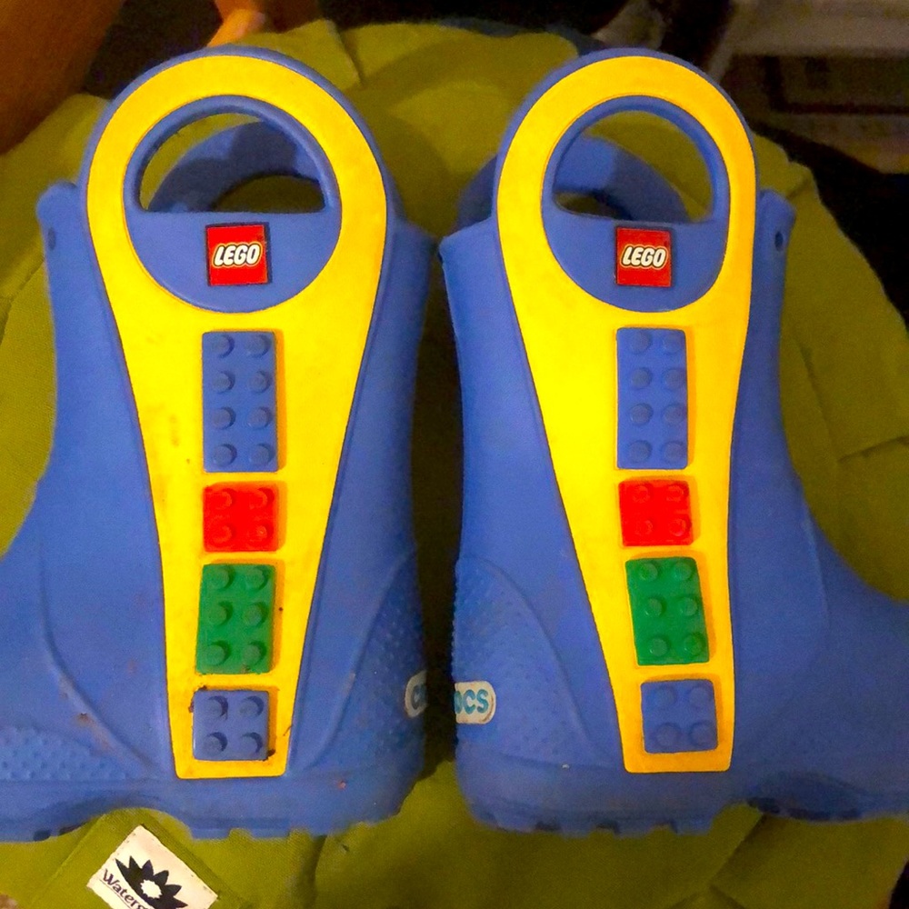 Final price!!Crocs rain boots blue with lego design